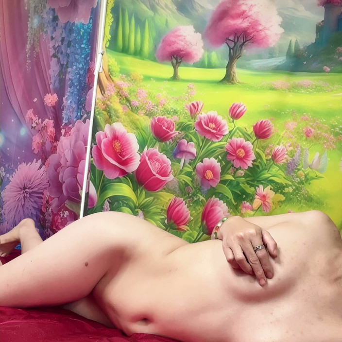 sweethanajapanese: Laying There Show Sexy Ass Beautifull