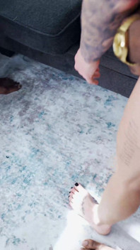 Pelacur inggris rambut merah di-gangbang sama kontol besar pria kulit hitam 4k