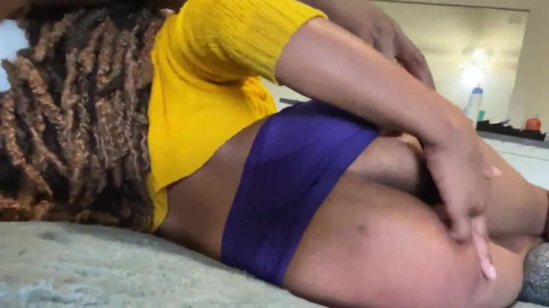 Fijii pornbox: Saat cowok ini masukin kedua lubangnya di saat yang bersamaan...