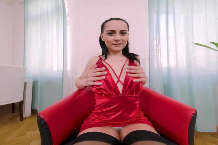 Erotic Sinners: Awek dalam Pakaian Merah