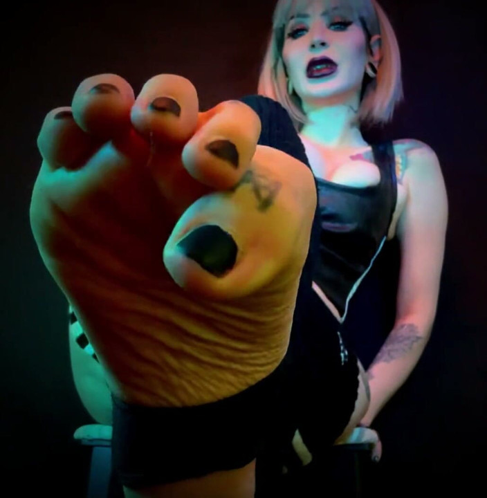 Baal Eldritch: Halloween Foot Gag Challenge, Happy End Version - POV, Foot Fetish,...