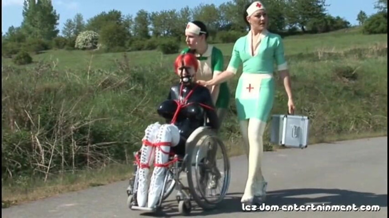 Amator Media: La clínica de muñecas de goma - parte 2
