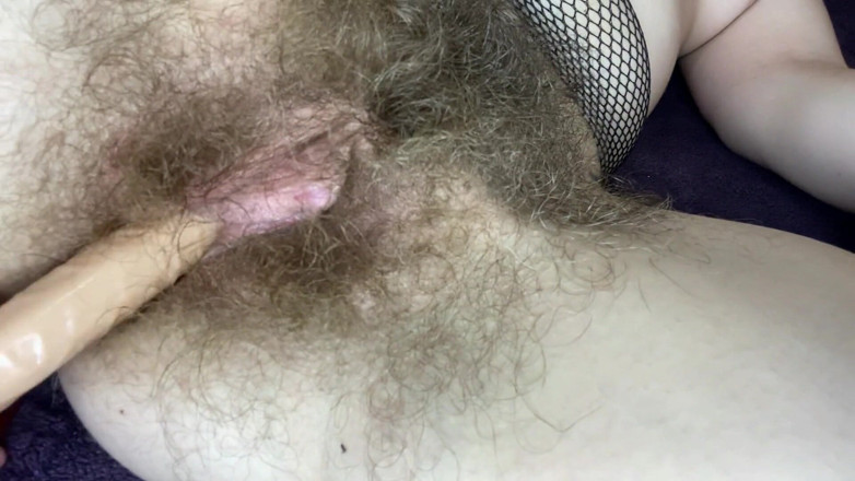 Cuteblonde666: Hairy girl fucks her wet big clit pussy with dildo...