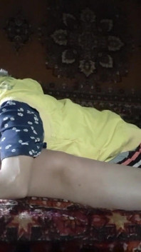 Mijn buurvrouw likte mijn poesje in een dorps nachtclub