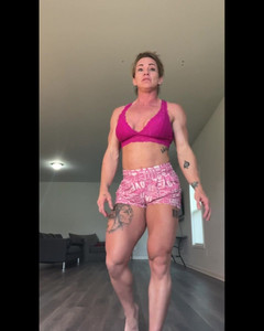 Simone Steele: Pune în poziție cu Simone Steele