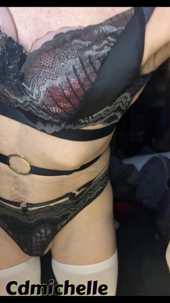 Cd Michelle lingerie: Cdmichelle बट प्लग इंसास डाल रही है फिर डिल्डो की सवारी कर रही है