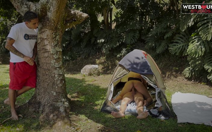 Run good girls: Annie Marin fait un trio en camping en plein air...