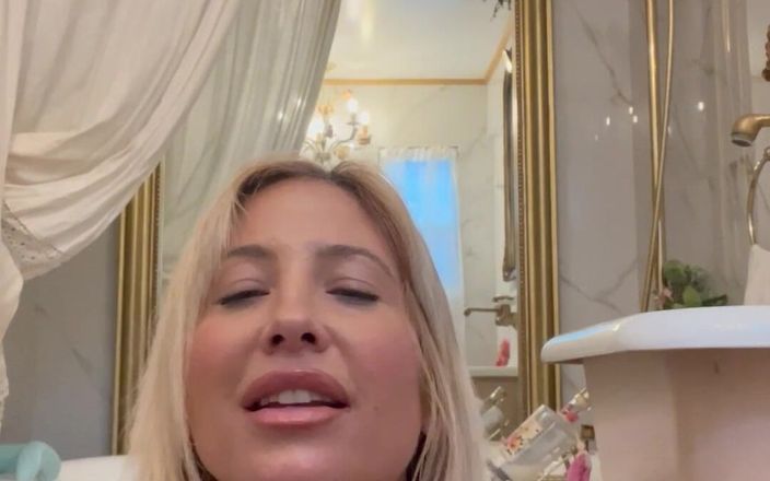 Tasha Reign official studio: Tasha Reign seninle oynuyor