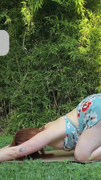 Yoga all'aperto da sola