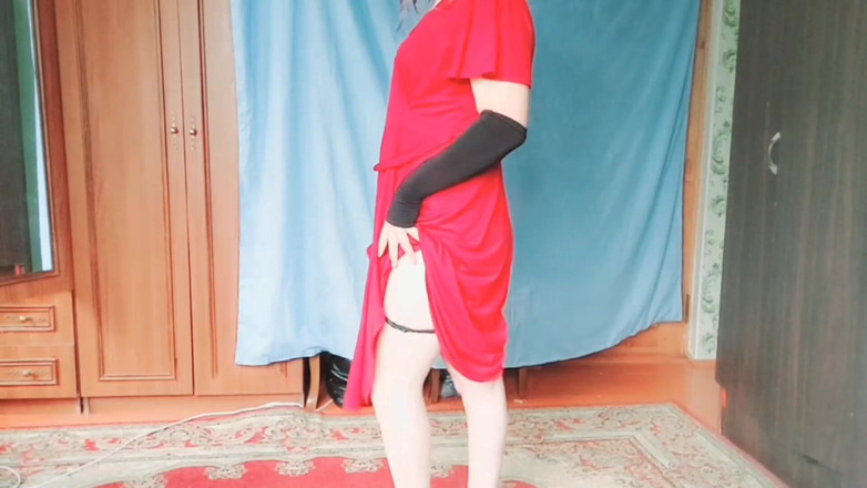 Kitty_Cross: Солодкий транссексуал позує в мереживному халаті на м'якому ліжку