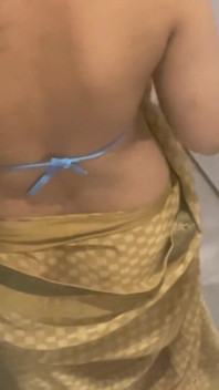 Desi Bhabhi Got Fucked by Electrician