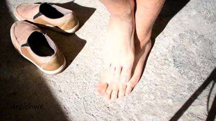 Dreichwe: 太陽の光を浴びる足