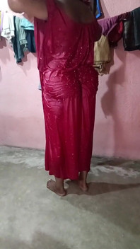 Sari cade dopo il bagno sfw 2