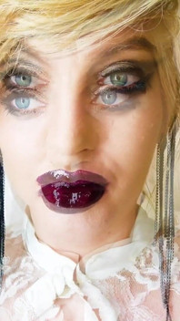Baci sexy dominazione femminile rossetto
