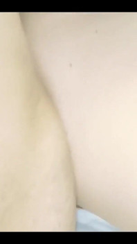 Agar, ma voisine me demande de l’aide pour tomber enceinte et je lui remplis la chatte de lait jusqu’à ce qu’elle s’écoule - vidéo complète