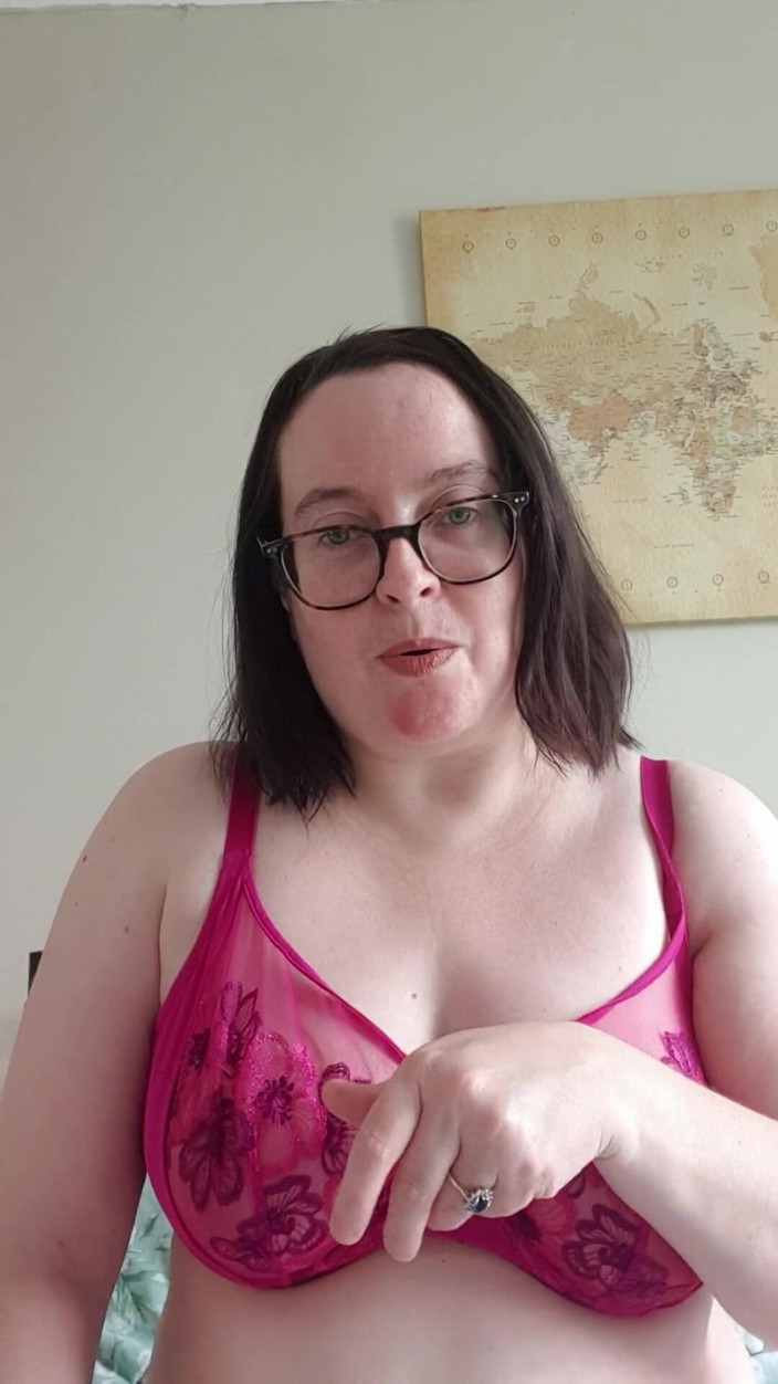 Littlevixen: JOI Naughty Wife Telling You How to Play