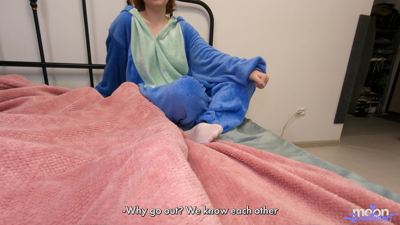 Anstralia: Colega mea de cameră m-a rugat să o fut. Vorbe...