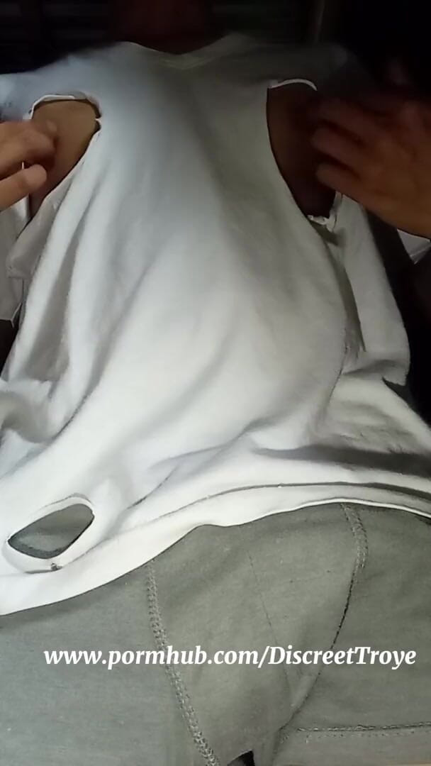 Troye_AsianPinoy: Filipijnse hete jongen masturbeert in de vroege ochtend terwijl het...