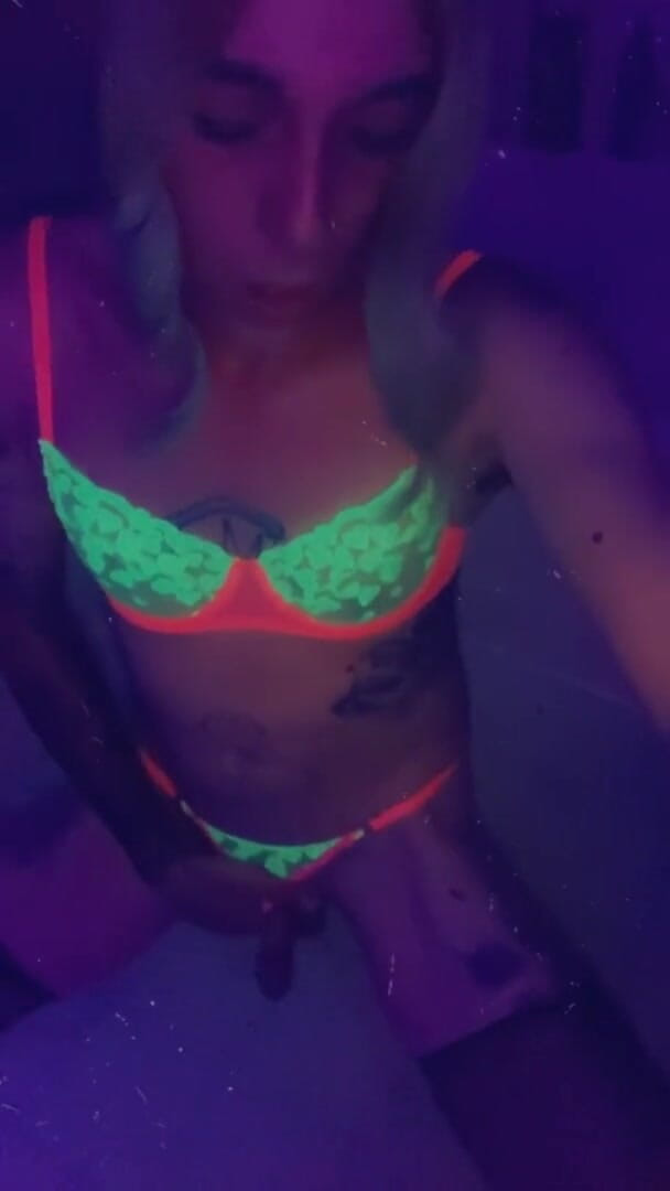 CarmenMelatonin: La festa sexy vuole scopare