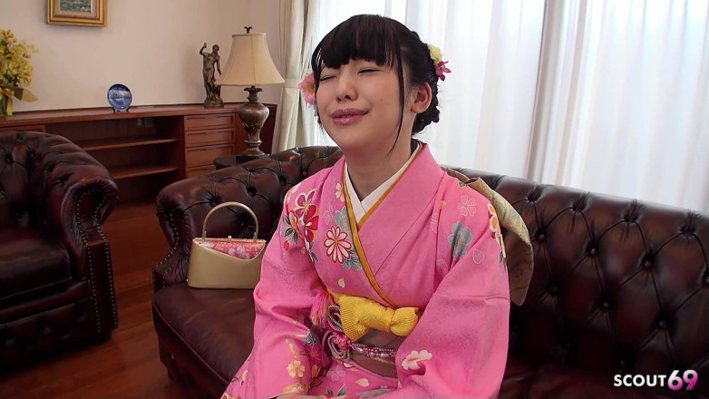 Asian porn collection: La ragazza giapponese yuna viene filmata al casting mentre si...