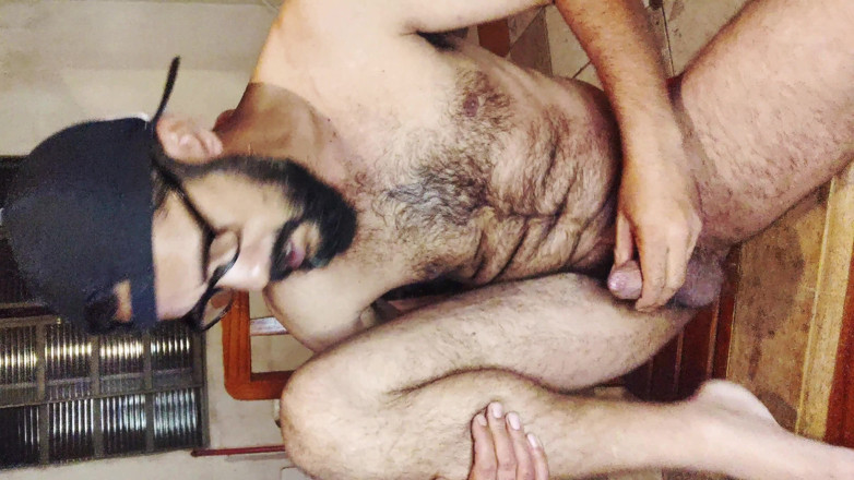 Stink HairyMale: Urmărind filme porno de un trilion de timp