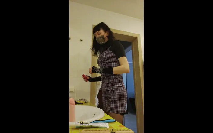 GinnaGg: Milking That Dildo - Sexy MILF Ginnagg