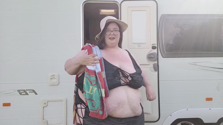 SSBBWLadyBrads: Крошечная дверь в караване, часть 2