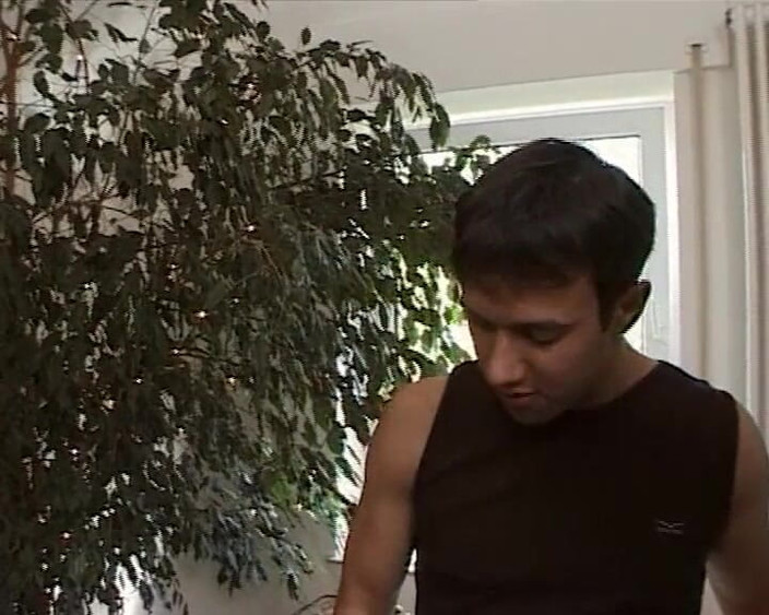 BB Video - Old School: Deutscher amateur-teen-gangbang mit einer heißen brünette