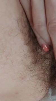 La Vagina Cremosa Se Filtraba Del Vibrador, La Señora Peluda Y Cachonda Se Metió El Vibrador En Su Coño