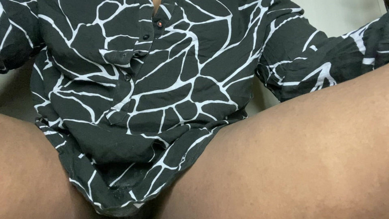 Angoori: Gadis desa mms lagi asik fingering memeknya di tahun baru 2026