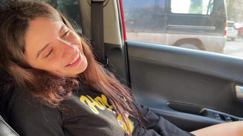 MargoAlisa: Pee in Car