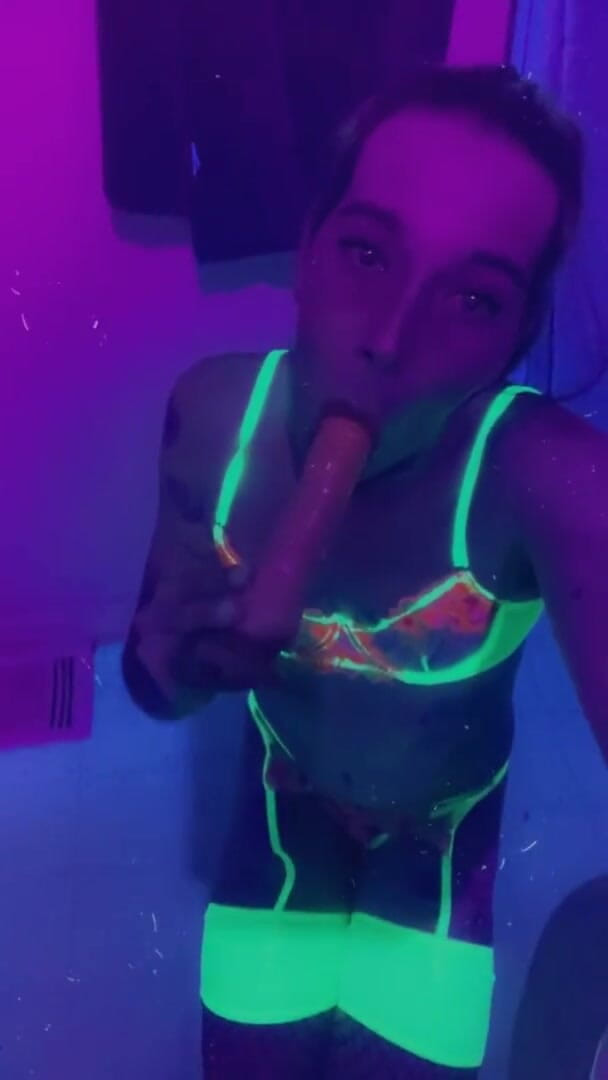 CarmenMelatonin: Söt rave flicka redo att festa