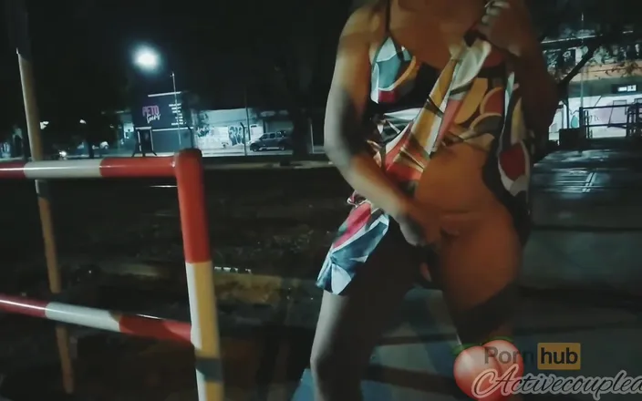 Activecouplearg: Sex na veřejnosti na ulici, chytili nás z domu a...
