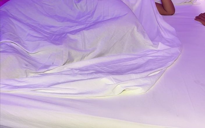 Leyne Rodriguez: Bystiga styvmamma Leyne Rodriguez knullad av kåt styvson framför cuckold...