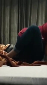 Sozinho em casa, chama o namorado vem me foder