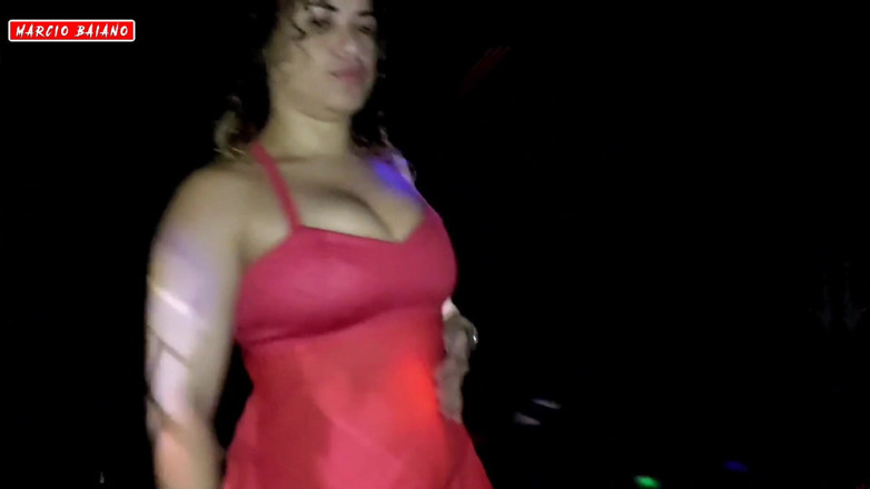 MARCIO BAIANO: Fiesta de máscara de Tranzei en medio del club nocturno...
