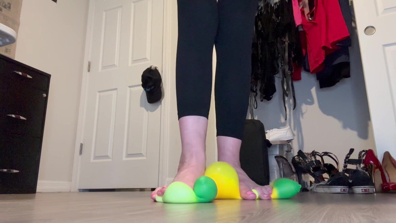 Peppermint Giantess: 伸縮性バナナスクイッシュサイズ 26フィート