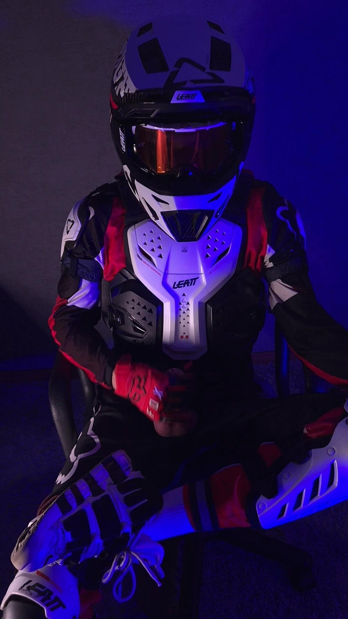 Sneakersmax98: Horny Biker Cuming at Night