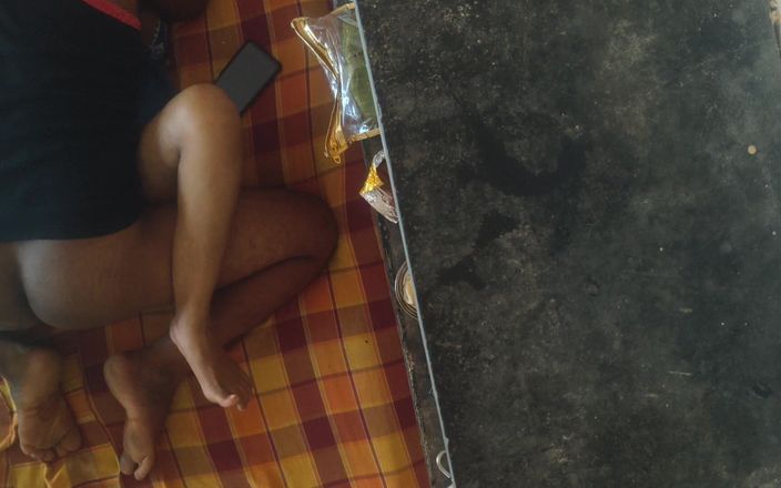 Tamil sex angel: Mahasiswi tamil lagi asik sama abang tirinya sendiri