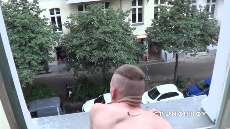Raw French Bad boys: AirmaxBBTM se fait baiser sans capote par Leon XXL