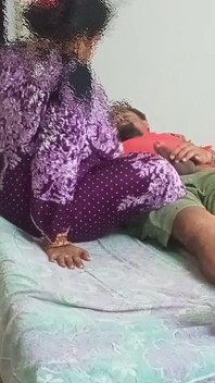 印度德西家庭主妇的性爱视频