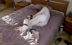 Gebonden gekruiste benen masturbatieorgasme