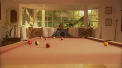 Cryptostudios: Drobná MILFka kouří a polyká obrovského ptáka v herně