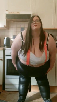 SSBBW BBW kuchnia grać w seksownej ciasnej odzieży część 2