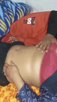 Cuplu proaspăt indian care face sex.
