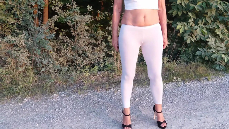 martinawest: Mature Woman in White Leggings Outside!