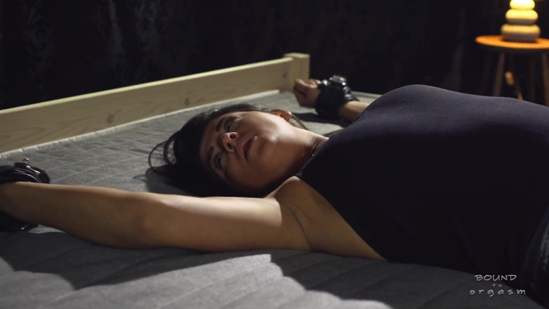 Bound to Orgasm: Tajemná postava - Coco de Mal