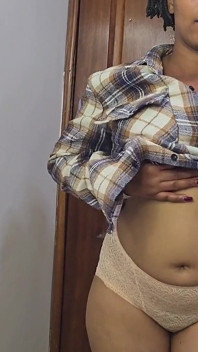 Ella tiene una gran vagina en África