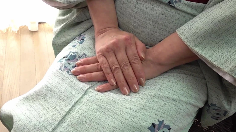 Vulture: 60대 이상임에도 성적 욕망이 줄어들지 않는 미시 여자 3