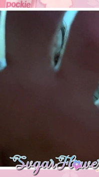 Pov: Bạn tôn thờ và xuất tinh trên đôi chân hôi thối của tôi